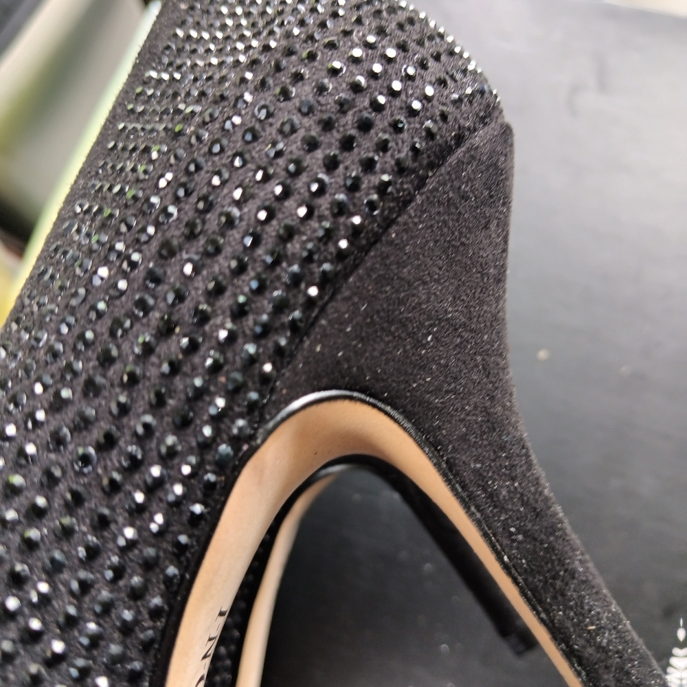 Elegant Black Studded I.N.C International Concept Women's Heels - Picture 4 of 7
